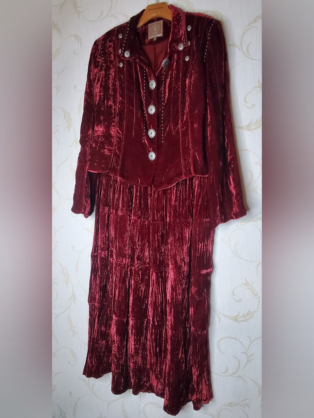 Double D Ranch Luxurious Crushed Velvet Burgundy Red Color Jacket W/Skirt Set M